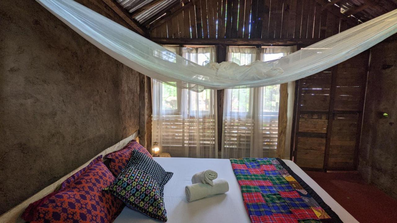 Backyard Hostel Moshi Bagian luar foto