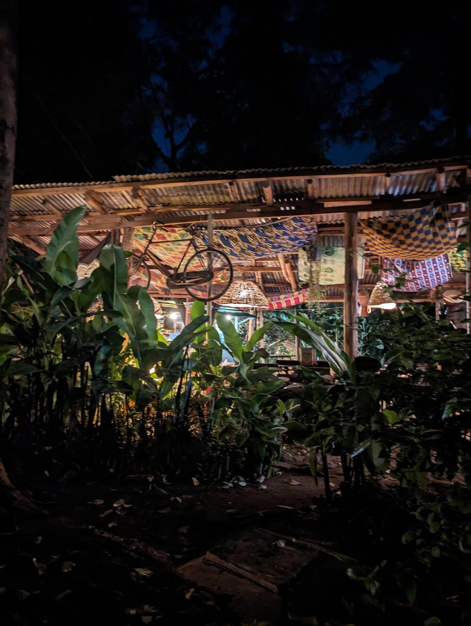 Backyard Hostel Moshi Bagian luar foto